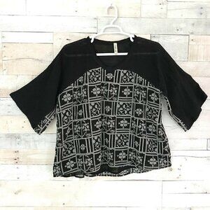 Cubism Los Angeles Black White Linen Top Small